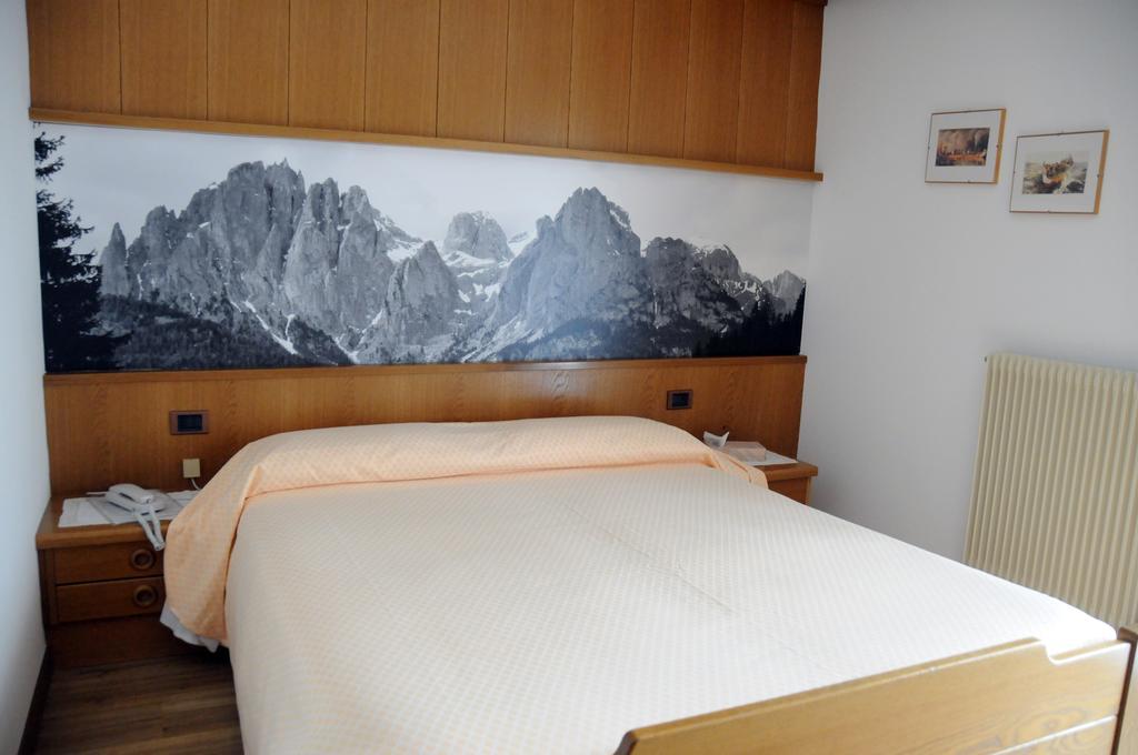 Hotel Garni Soreie Pozza di Fassa Eksteriør bilde