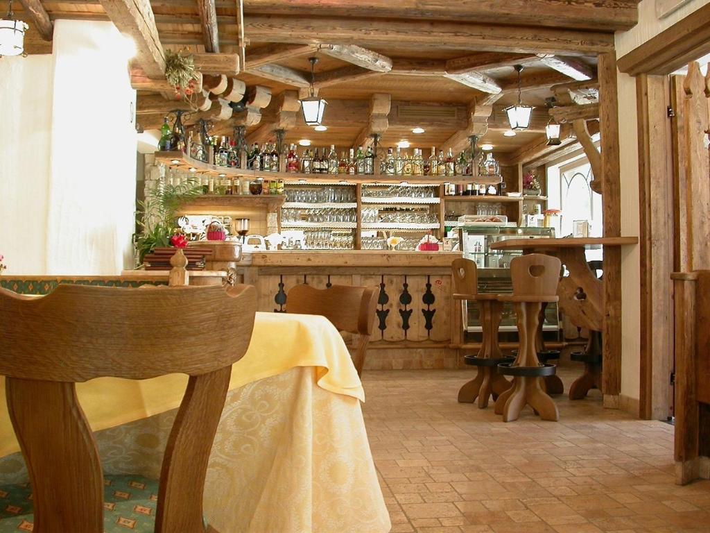 Hotel Garni Soreie Pozza di Fassa Eksteriør bilde