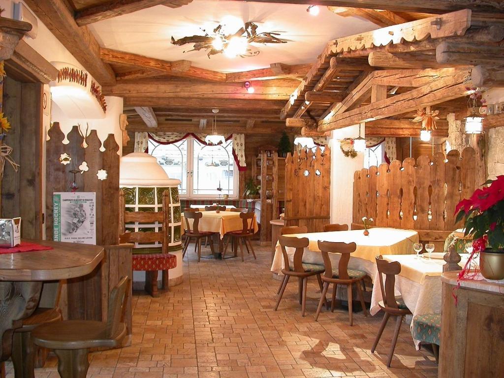 Hotel Garni Soreie Pozza di Fassa Eksteriør bilde
