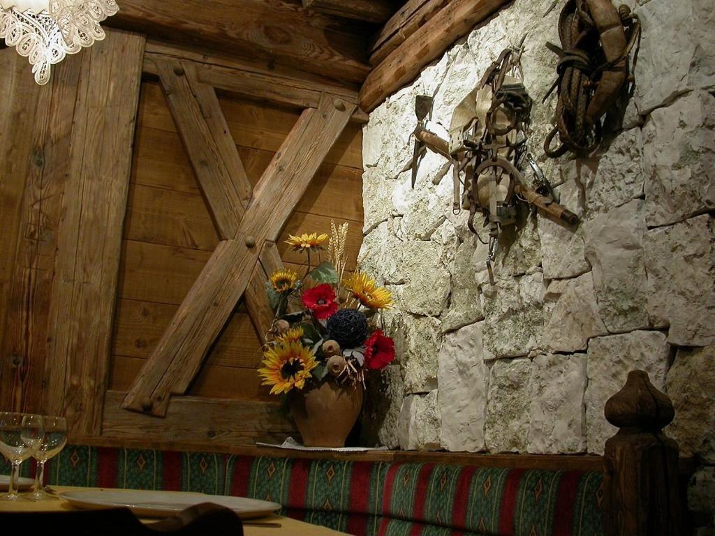 Hotel Garni Soreie Pozza di Fassa Eksteriør bilde