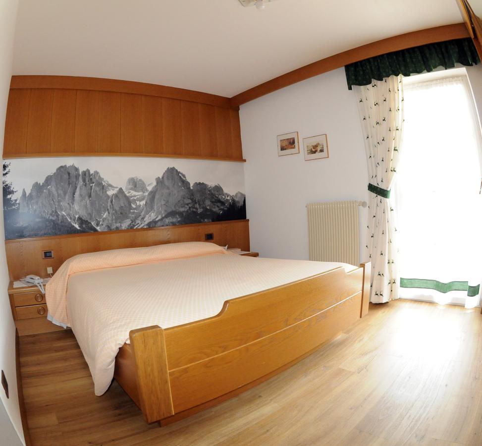 Hotel Garni Soreie Pozza di Fassa Eksteriør bilde