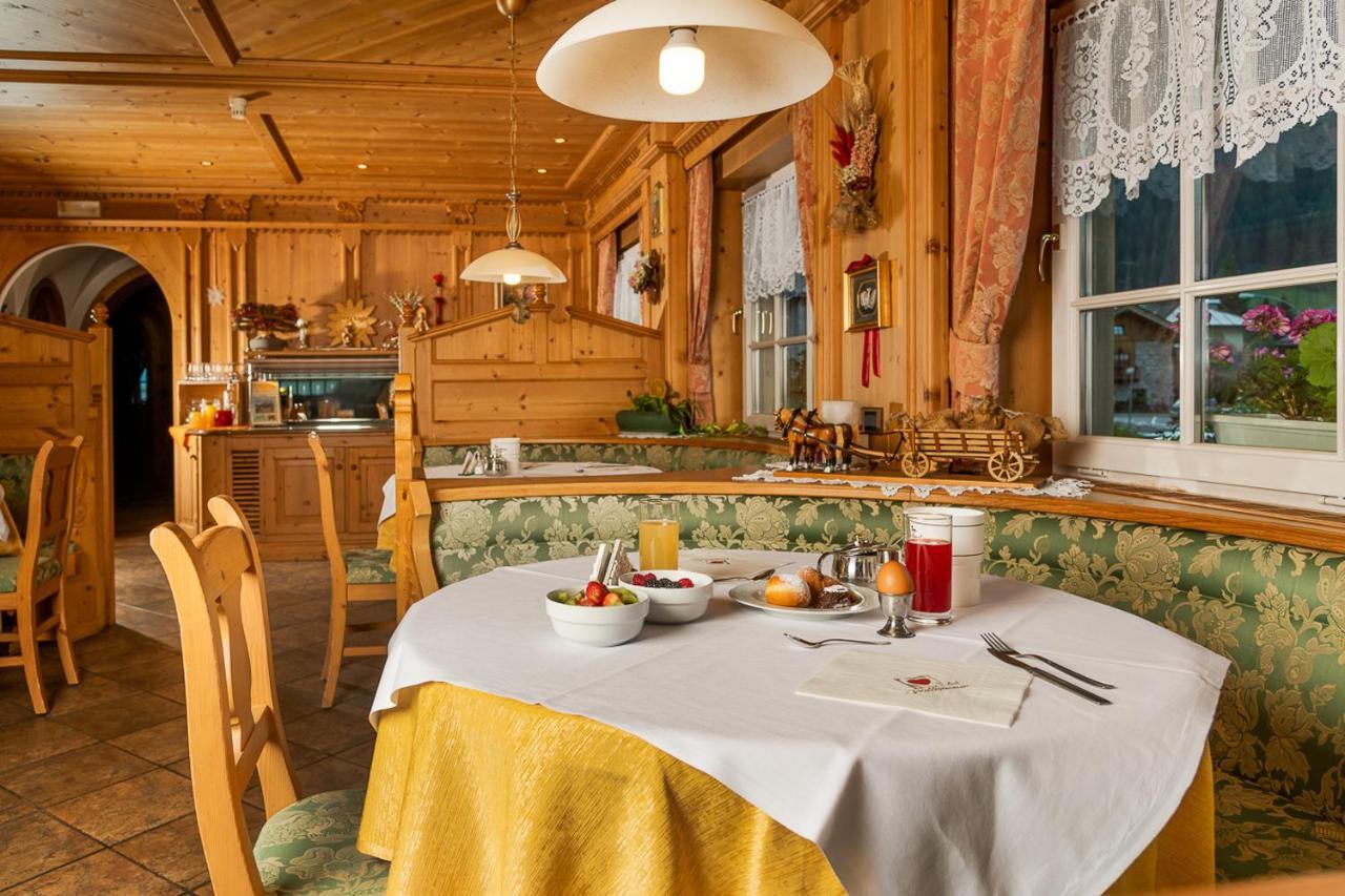 Hotel Garni Soreie Pozza di Fassa Eksteriør bilde